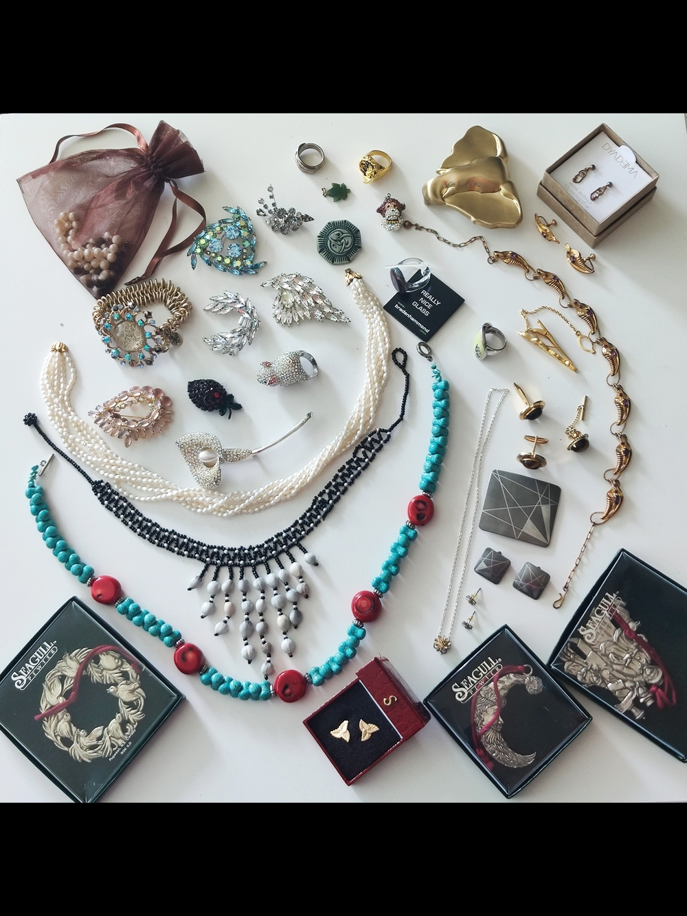 A Lot Of Mix Jewelry Signed And Unsigned....Great Pieces🎈